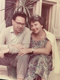 so slovenským manželom Alexandrom 