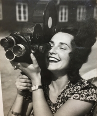 sekretárka na Filmovom ústave v Prahe