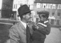Jiří Fráňa s otcem Milanem v roce 1949