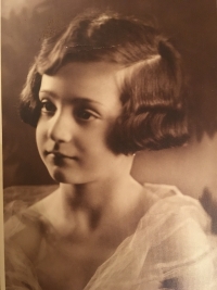 small Lívia Herzová  in 1933