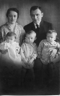 Celá rodina (Kolín nad Rýnem, 1925)