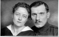 Svatební foto rodičů (1921)