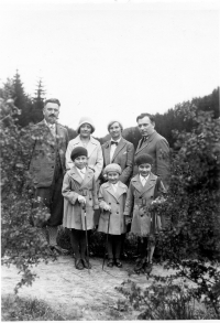 Rodina Jana Pavláska s přáteli z úřadu v Kolíně nad Rýnem