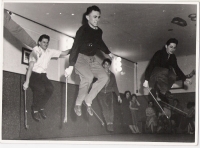 Zkouška VSACANu, Miroslav Ekart první zprava, počátek 60. let