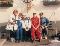 Kamarádka a kolegyně Marie Zdráhalové Zuzana Beneš (vlevo) s postiženými dětmi