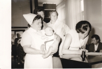 Po narození syna Petra, pozadí kmotr se švagrem, 1974