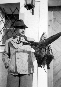 Karel Pexidr starší na vícovské bažantnici 1936