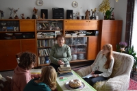 Natáčení rozhovoru s Janou Chvojkovou pro projekt Příběhy našich sousedů