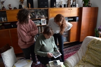 Natáčení rozhovoru s Janou Chvojkovou pro projekt Příběhy našich sousedů