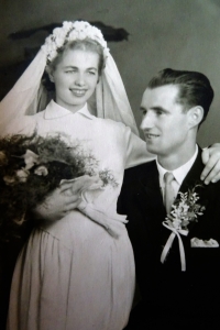 Wedding photo of Jiřina and Jan Straka in 1954
