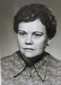 his mother left, raised by his father and grandmother