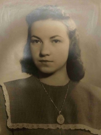 Věra Machálková v osmnácti letech