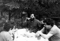S manželkou, sestrou a švagrem, Semetín, 1982