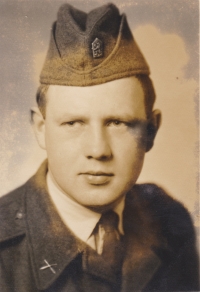 Václav Tuček v době vojenské služby, kterou absolvoval v Českém Krumlově