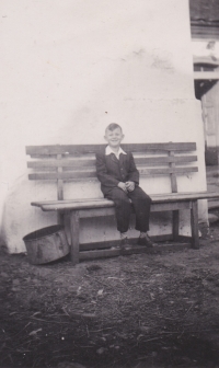 Václav Tuček on the bench at the reservoir