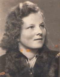 Vlasta Kovářová, witness' mother