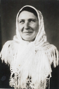 Mum around 1933