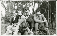 Manželé Ghassemlou s přáteli v ČSSR, 60. léta