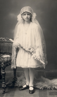 Věra Machálková, first communion