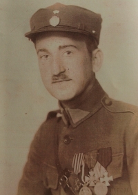 Václav Čurda, Dusan's father