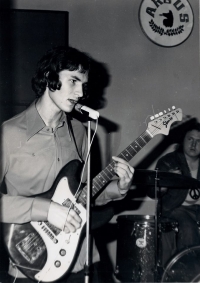 Dalibor Mierva jako člen hudební skupiny Argus, 1975
