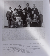 Nejstarší fotografie rodiny Čurdových z roku 1908