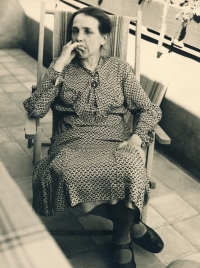 Babička Olga Smržová, cca 1937