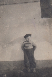 Zdeněk Kohn krátce před transportem (cca 1941)