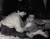 Děti Niny Pavelčíkové Šimon a Anna, 1980