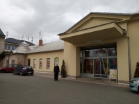 Rodinný obchod, Hradec Králové, čp. 143, v roce 2020