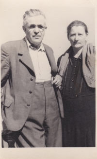 Anna Hojerová a Bedřichův bratr Václav Hojer, ředitel měšťanské školy v Humpolci
