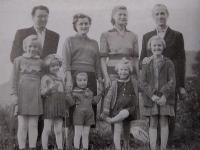 The Agnet family with the Hencel family on a Sunday walk in Ochtina. Minor Želmíra in the lower row - second from the left (1958).