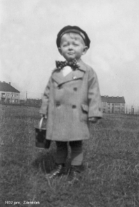 Zdeněk Prokop na jaře 1937
