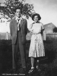 Znovu se sestrou, tentokrát v roce 1952