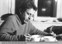 V letech 1964–1965 byl odborným pracovníkem Galerie výtvarného umění v Chebu. Fotografii pořídil jeho kolega Zdeněk Rybka.
