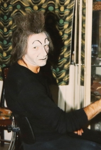 Jiří v herecké šatně před představením