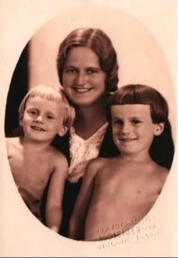 Zdeněk with his mother and brother