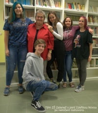 Zdeňka Nová with the pupils' team of Memory of Nations