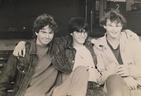 Jan Pochman se spolužáky, 1989