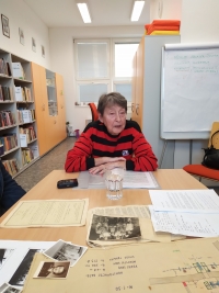 Věra Velínská v roce 2019 během projektu Příběhy našich sousedů v ZŠ a MŠ Všetaty