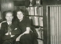 Michal Brummel with his mother Valeria, 1959