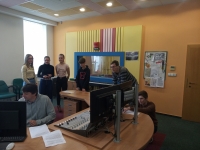 Žáci při projektu PNS Jičín stříhají audioreportáž