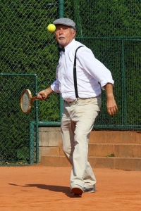 Jaroslav Šťastný plays tennis