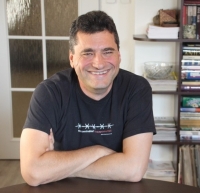 Lukáš Martin během natáčení rozhovoru pro projekt Příběhy našich sousedů