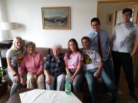 Františka Vlčková s týmem z projektu Příběhy našich sousedů 