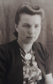 Mum Anna Vokráčková, née Vozábová