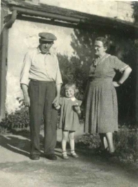 Jaroslava with her parents