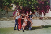 Božena Mannová (nahoře druhá zprava) v klubu sportu