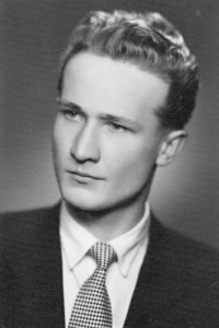 Jaroslav Hon, maturitní foto, 1957