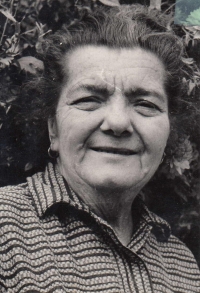 Jaroslava's mother